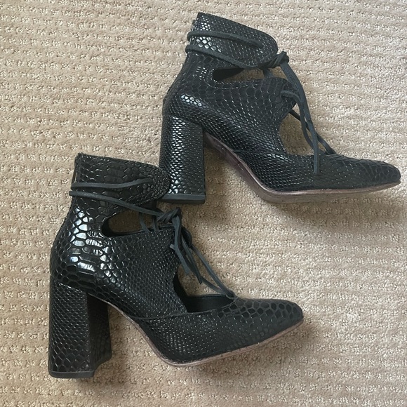 FREEBIRD Joyce black snake size 8 - Picture 5 of 8